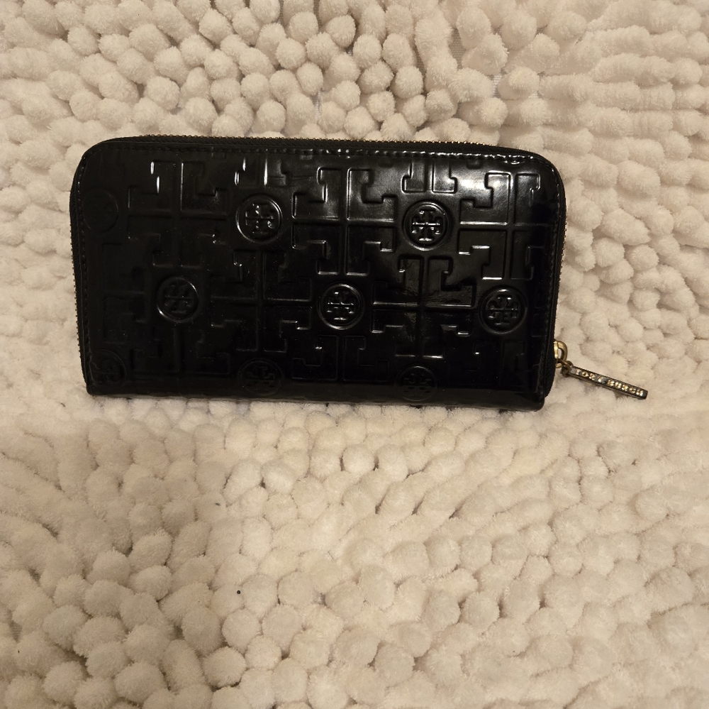 Tory Burch Patent Leather Black Continental Wallet